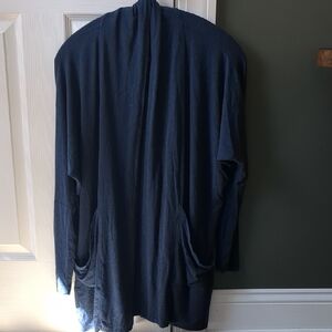 Prana Foundation Shrug